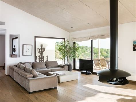 Studying it as an urban designer and as an architect, has given me many different views on how developments like pruitt igoe and cabrini green. Spanish Family Home With Comfortably Contemporary Open ...