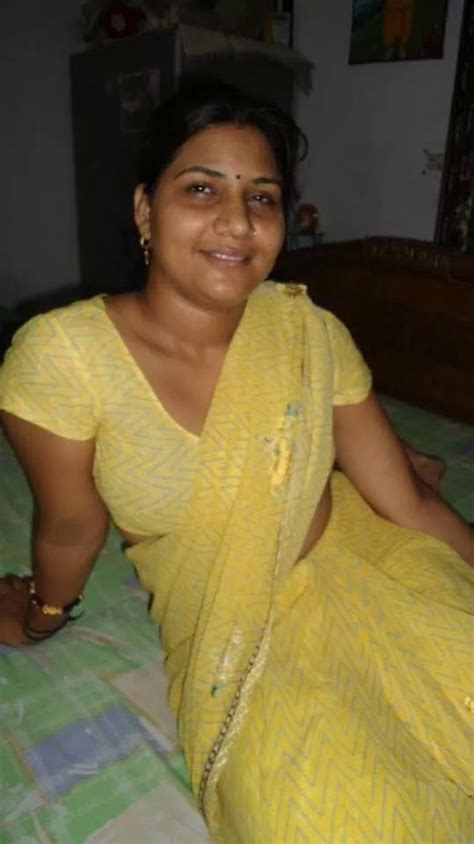 Tamil Aunty Saree Look Tamil Aunties Hot Photos In Saree Tamil