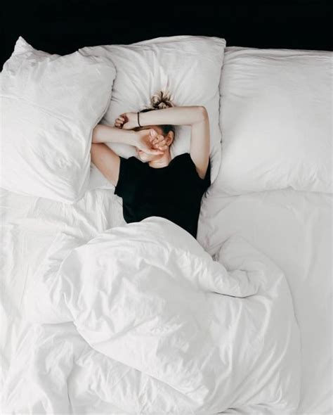 Here Are The Best Sleeping Positions To Help Period Cramps Quanna