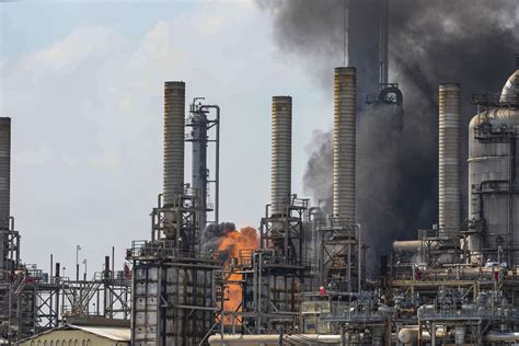 Texas Sues Shell Over May Fire At Houston Area Petrochemical Plant