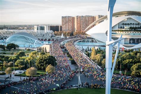 Conoce e inscríbete en el 40º maratón valencia trinidad alfonso edp, considerado uno de los seis mejores maratones del mundo y mejor de españa. The Valencia Marathon sets a ceiling of 25,000 running ...
