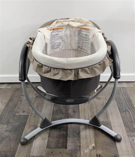 Condition Barely Used This Swing Soothes Baby To Sleep With The Same Gliding Motion You Use