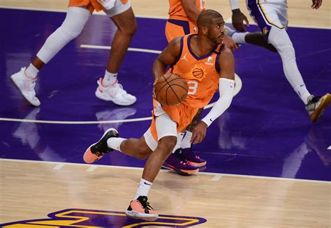 Nba Roundup Chris Paul Helps Suns Even Series With Lakers Reuters