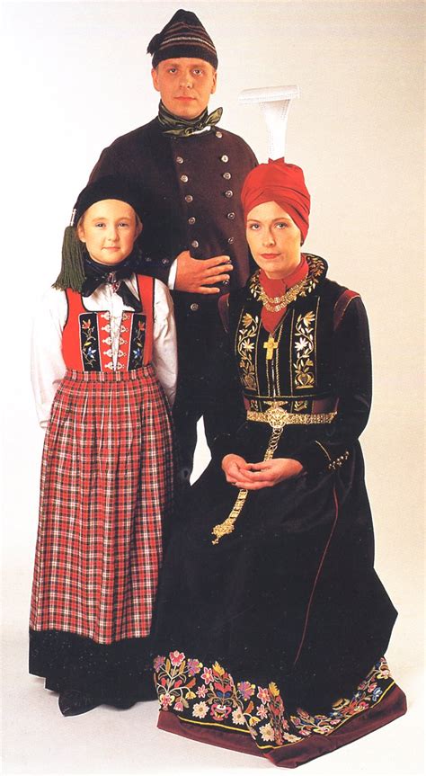 Folkcostumeandembroidery Þjóðbúningurinn National Costumes Of Iceland