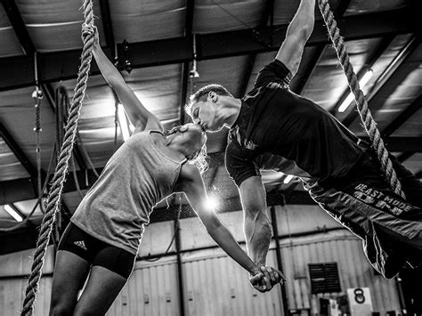 Couple Takes Crossfit Engagement Photos And Theyre Surprisingly