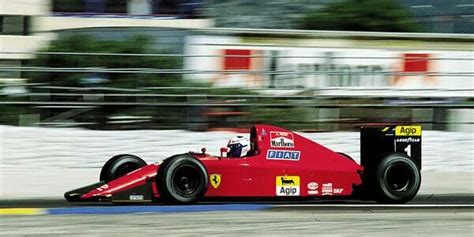 Il suo debutto in formula 1 risale al 1980 su mclaren e la sua attività di pilota nella massima categoria di competizioni su pista è proseguita fino al 1993. 1990 - Alain Prost gives Ferrari its 100th F1 victory at the wheel of the F1-90 | Alain prost ...