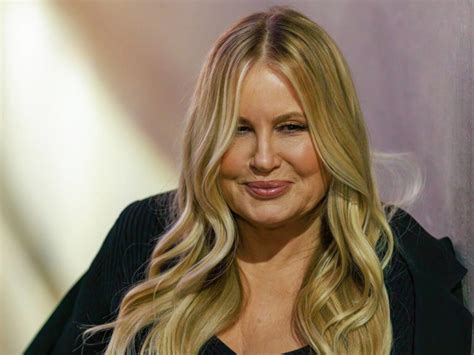 Jennifer Coolidge Insists Bend And Snap Move From Legally Blonde Doesn T Work Promifacts Uk