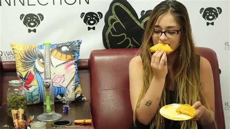Girl Gets Munchies After Smoking Alot Of Weed Youtube