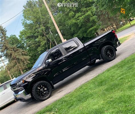 2019 Chevrolet Silverado 1500 Moto Metal Mo970 Stock Custom Offsets