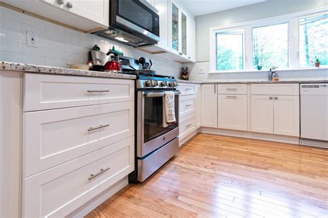 Kitchen sinks come in numerous basin configurations along with installation methods. White Shaker Fabuwood Galaxy Kitchen - Transitional ...