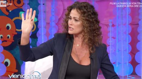 Ospite di caterina balivo, la showgirl ha ripercorso le tappe fondamentali della sua carriera e vita privata la showgirl ha inoltre lanciato un appello a leonardo pieraccioni: Samantha De Grenet, il singolare appello a Leonardo ...