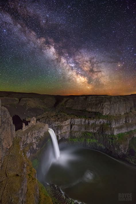 Finding out what does the milky way look like is not hard these days, thanks to the dedicated astrophotographers who have spent many hours to capture some breathtaking night sky images. Milky Way over Palouse Falls | Milky Way over Palouse ...
