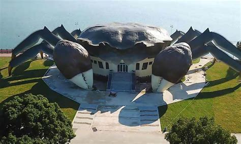 Crazy New Building In China Looks Like A Giant Crab With Images Unusual Buildings Kunshan