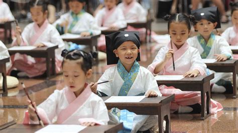 Children Inspired By Chinese Culture During School Commencement Season