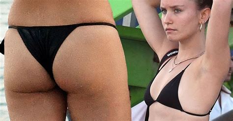 Christie Brinkley Peter Cook Daughter Sailor Flaunts Bikini Body
