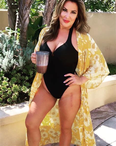 rhoc s emily simpson proudly shows off 16 pound weight loss and huge