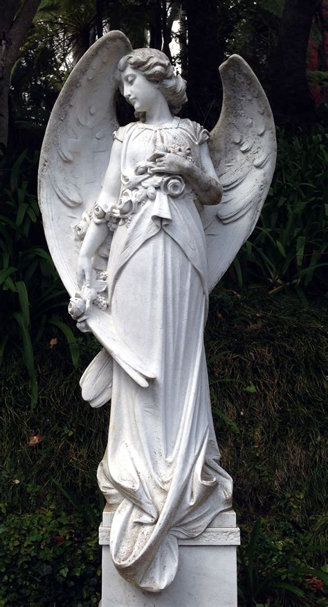 图片素材 翅膀 女人 白色 纪念碑 艺术 数字 雕刻 石雕像 天使形象 神话 马德拉 天使雕像 虚构人物 石器