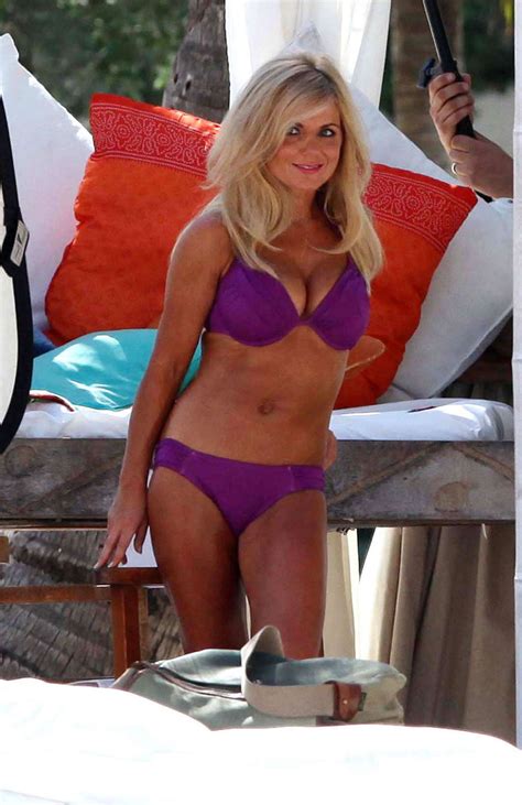 geri halliwell exposing her fucking sexy body and huge boobs in bikini porn pictures xxx photos