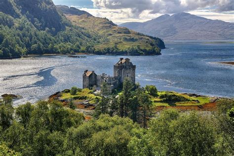 Schotland, land van de highland games, stoere mannen in kilts, whisky, loch ness, doedelzakken en haggis. Vakantie Schotland: info en bezienswaardigheden