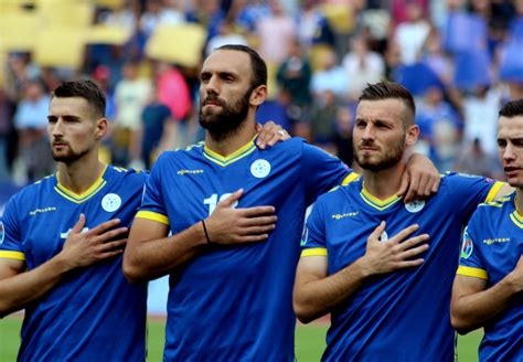 Vedat muriqi (kosovo) left footed shot from very close range to the bottom right corner following a fast break. El gigante Vedat Muriqi, de la guerra de Kosovo a la Serie A