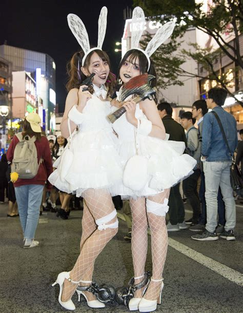 コスプレセクシー女子たちであふれたハロウィンの渋谷でキュートで、露出多めな仮装美女たちを撮影 Mensjoker Premium メンズファッション雑誌