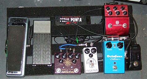 It's hard to overstate noel gallagher's importance in british rock and pop. Gary Clark Jr's 2012 Pedalboard