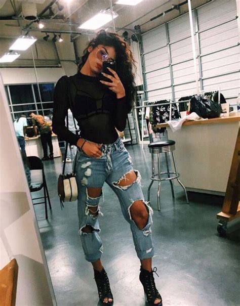 Ripped Jeans Outfit Black Girls Ripped Jeans Mom Jeans On Stylevore
