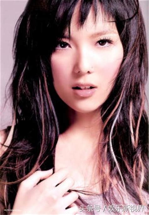 Hái zǎo ne, wǒ yào zài gēn dīng yún tántan. 衛蘭為什麼一直火不起呢？感覺唱功比鄧紫棋還好! - 每日頭條