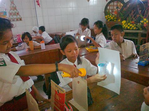 Penggaris memiliki pengaturan derajat sehingga anda dapat mengaturnya ke sudut yang. SD DEWI SARTIKA SURABAYA: PRAKTIKUM : Sifat-Sifat Cahaya