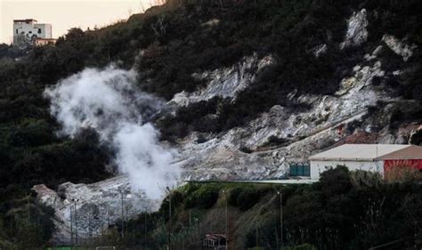 Naples Volcano Eruption Naples On Alert Could Volcano Destroy Naples