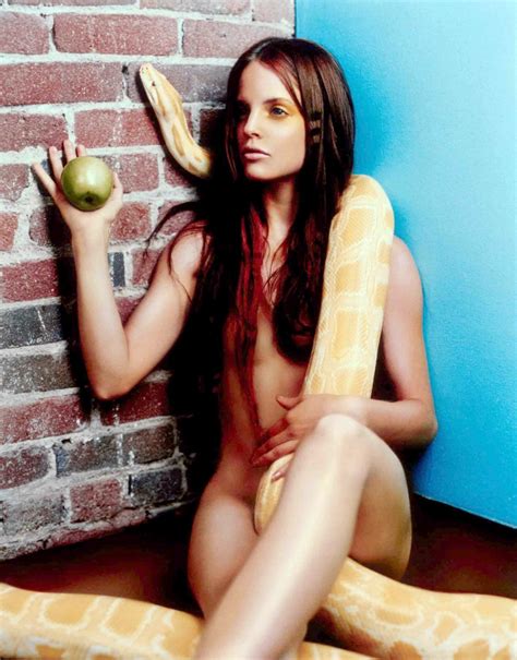 Naked Mena Suvari Added By Jyvvincent