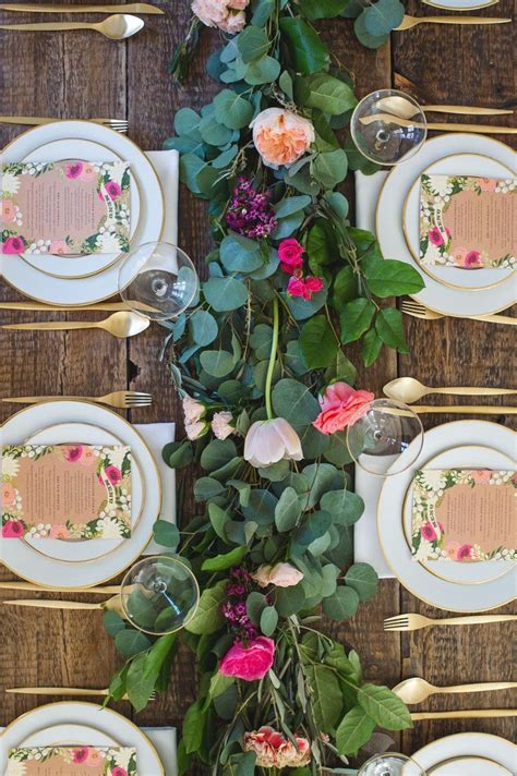 29 Fresh Floral Table Runners For Every Wedding Style Unique Wedding