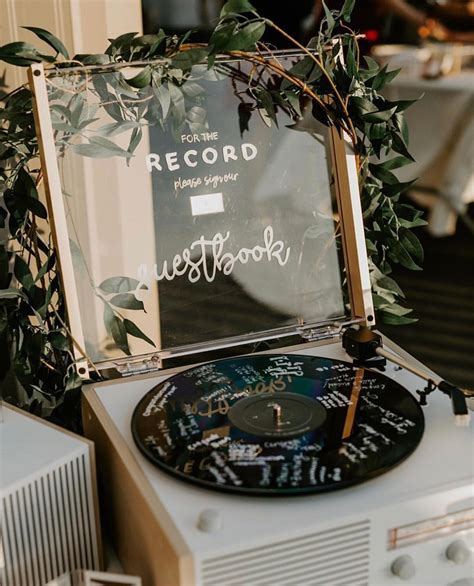 Looking For A Super Unique Guestbook Idea Heres One A Vintage Record