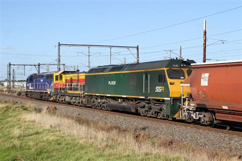 C504 4911 And Rl302 Lead 3kc8 Northbound Empty Grain From Geelong To