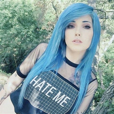 Pin De Kayleigh Grove En Beautiful Women Pelo Emo Chicas Emo