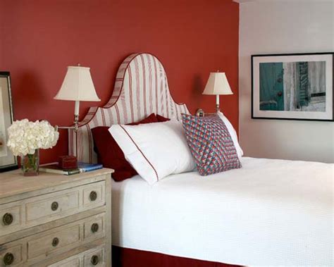 Die schlafrichtung ist entgegengesetzt zur roten wand eingerichtet um in der nacht zur ruhe zu kommen. Schlafzimmer Rot - 50 Schlafzimmer Inspirationen in rot ...
