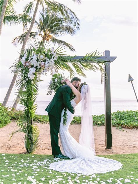 The Best Hawaiian Destination Wedding Spots
