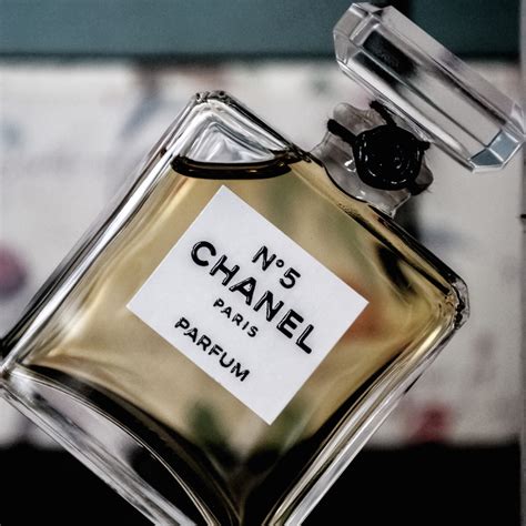 Why Is Chanel No5 The Worlds Favourite Perfume Hubpages