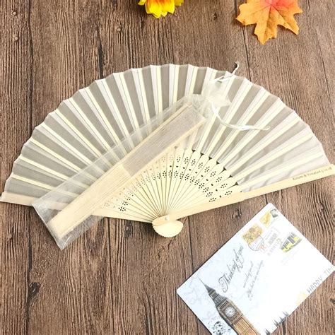 120pcslotfree Shippingsilk Wedding Fan With Name And Date