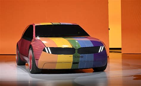 Bmw Unveils Car That Can Change Color Trendradars