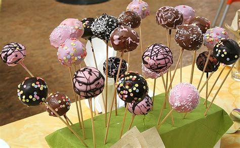 Freeze for at least 2 hours or refrigerate for at least 3 hours or until cake balls are firm and easy to handle. 28 Das Beste Von Kuchen Am Stiel Lollipops Rezept