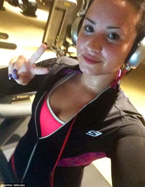 Demi Lovato Shares Gorgeous Freckled Make Up Free Selfie Daily Mail