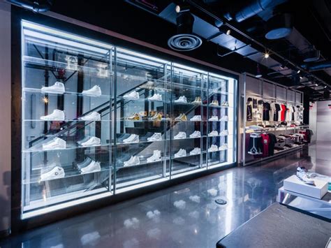 Go Inside Jordan Brands New Los Angeles Flagship Store Store Design