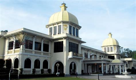 Jalan istana'daki kraliyet müzesi (malay : NORIZAN BIN BESAR: Penutupan Istana Negara (Lama)