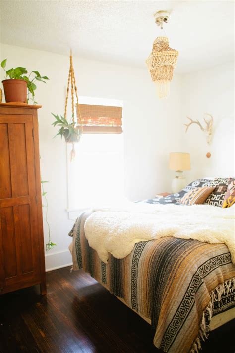 The boho decor style is coming back strong. Bohemian-Style Master Bedrooms: 10 Ideas to Steal ...