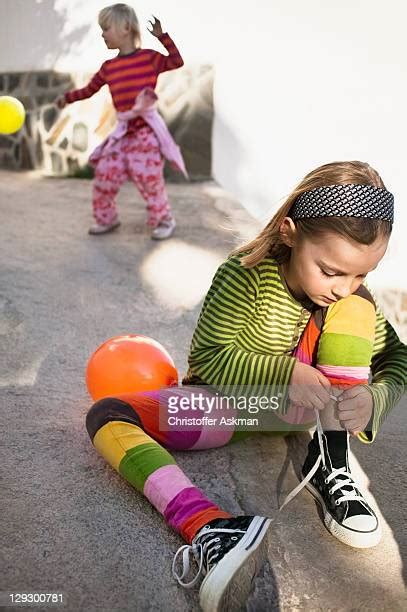 Girls Being Tied Up Photos Et Images De Collection Getty Images