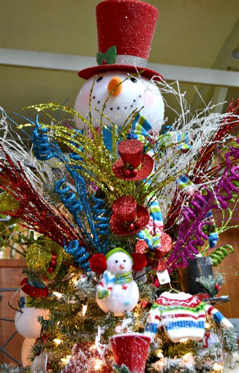 Put them on a mantle or any table top and they'll look great. 15 Unique & Fun Christmas Decoration Themes | Fairview