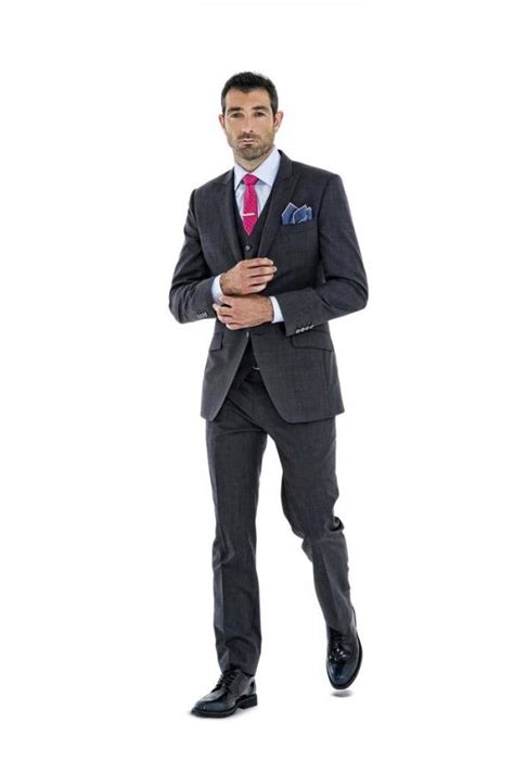 Collecting a few good looking contemporary mens suits is what a man should do if he needs to maintain his wardrobe well to suit fashion and changing trends around him. 3 Piece Suits for Men | Montagio Sydney, Brisbane