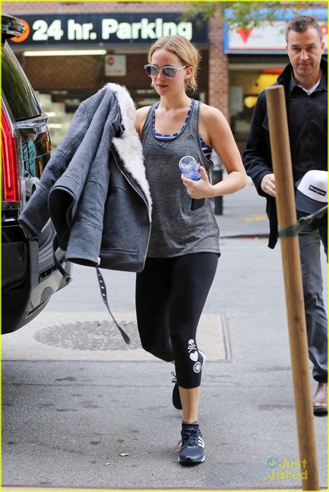 Jennifer Lawrence Whips Out Her Muscles After Gym Stop In Nyc Photo