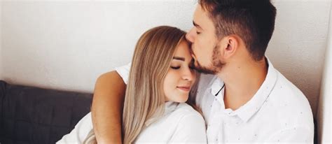 11 Stages Of Physical Intimacy In A New Relationship